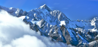 白雪皚皚的山頂 0 列表